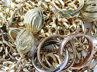 Altgold und defekter Schmuck Altgold und defekter Schmuck