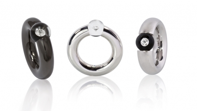 Ring Glasklar von schmuckwerk: ein Brillant in einer Glaskugel, Edelstahl Ring Glasklar von schmuckwerk: ein Brillant in einer Glaskugel, Edelstahl